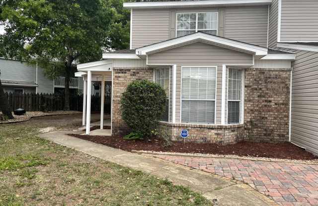 51 Chatelaine Cir Se photos photos
