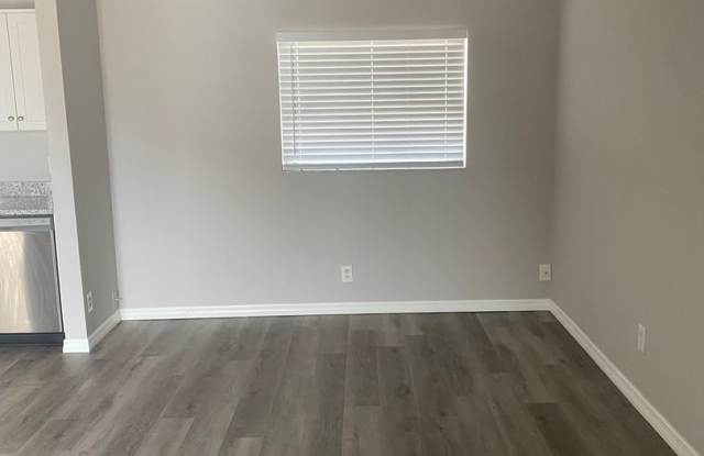 Lovely 2/1 apartment :  Second Floor ***** $1 on a first Month’s rent with approved credit ***** Gallery 3