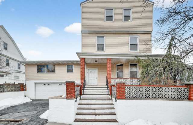 4 Amackassin Terrace unit: 2 photos photos 4 Amackassin Terrace unit: 2 photos photos