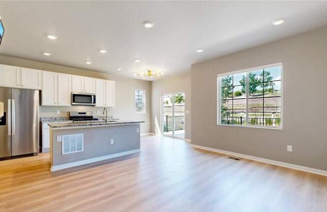 1933 Villageview Ln Gallery 4