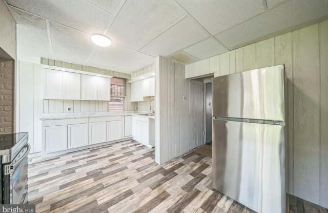134 W SPRUCE STREET photos photos