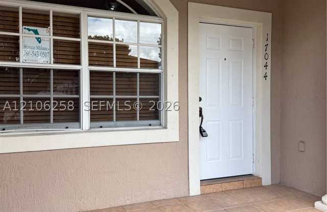 17044 SW 137th Ct Gallery 2