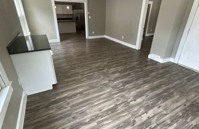 ***AVAILABLE AUGUST 2028*** 5 Bed 4 Bath Downtown Gallery 4