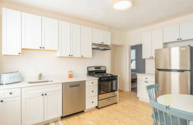 34 White Pl. photos photos