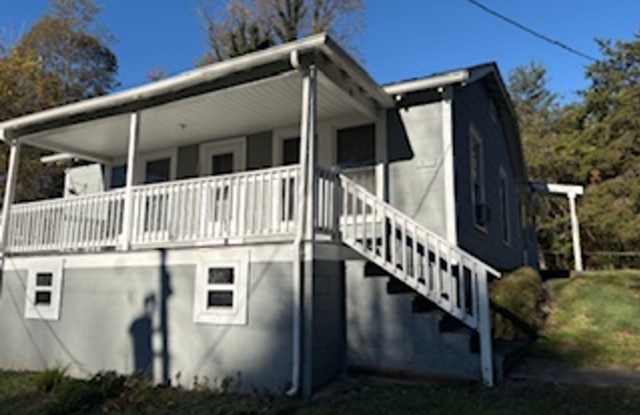 Charming 3-Bedroom Home with Spacious Yard – Minutes from Downtown Old Fort - 57 Orchard Street, Old Fort, NC 28762 Charming 3-Bedroom Home with Spacious Yard – Minutes from Downtown Old Fort - 57 Orchard Street, Old Fort, NC 28762