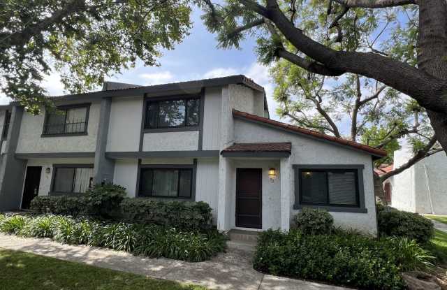 Fantastic 3 Bed 1.5 Bath End Unit Townhome in Orange! photos photos