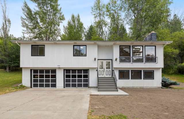 3 Bed, 2.5 Bath House in the Rattlesnake photos photos