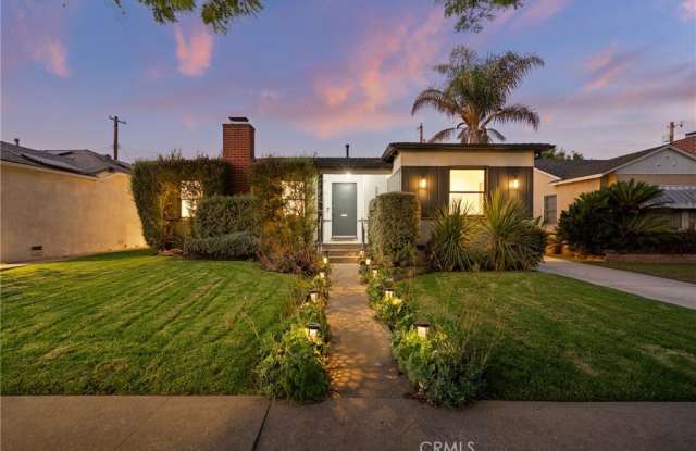 2658 Colby Avenue photos photos