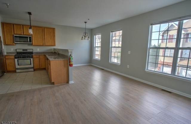 117 Conover Ter Gallery 1