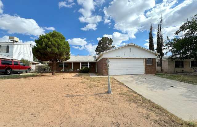 East El Paso 4 bed Refrig A/C - 10232 Bayo Avenue, El Paso, TX 79925