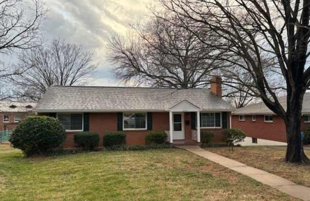 2313 Stanley Avenue - South Roanoke 3 Bedrooms  2 Baths - 2313 Stanley Avenue Southeast, Roanoke, VA 24014