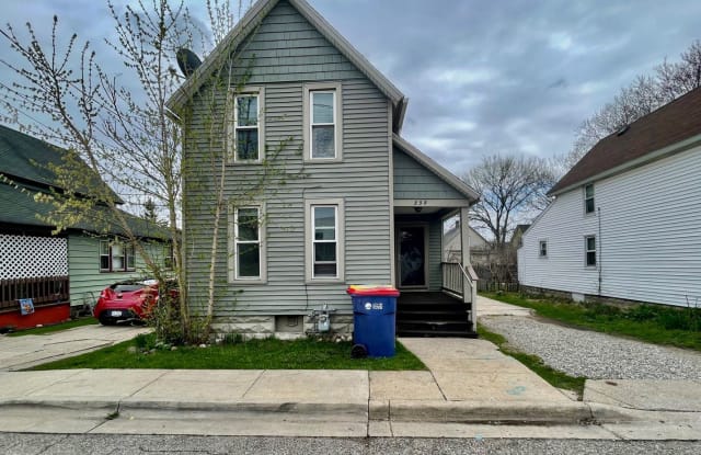 339 Krakow Place SW - 339 Krakow Place Southwest, Grand Rapids, MI 49504