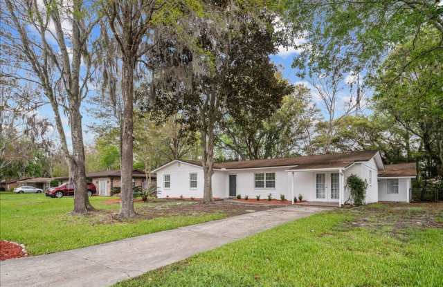 3/2 with 1/1 In Law Suite in  Heritage Farms Orange Park South photos photos