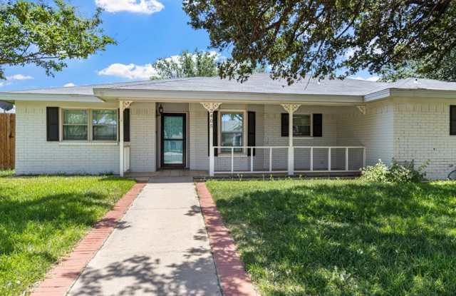 2405 Emerson Court photos photos