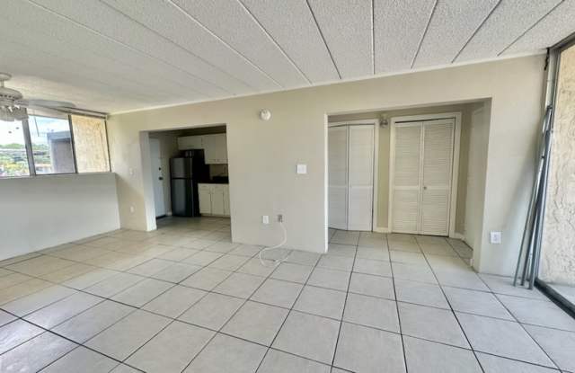300 Miracle Strip Pkwy, 1H Gallery 3