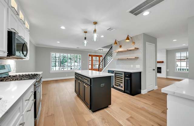 Newly remodeled in Point Aquarius Gallery 3