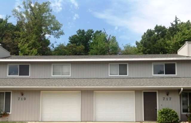 Quality Home Management - 12 Month Lease Agreement - 719 Ridgewood Drive, Manhattan, KS 66502