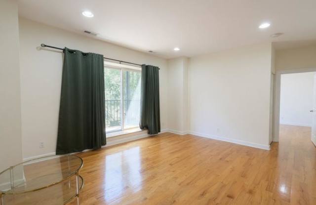 3354 W Wilson, Gallery 4
