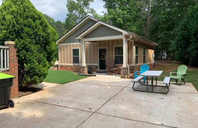**PRICE IMPROVEMENT** 170 Roxboro Ct - 6.2 Miles to Trilith Studios! Furnished Mother-in-Law/Guest House. Nicely Appointed Finishes with This 1BR/1BA! Convenient to Shopping and Restaurants! Some Utilities Included! AVAILABLE NOW! - 170 Roxboro Court, Fayette County, GA 30215 **PRICE IMPROVEMENT** 170 Roxboro Ct - 6.2 Miles to Trilith Studios! Furnished Mother-in-Law/Guest House. Nicely Appointed Finishes with This 1BR/1BA! Convenient to Shopping and Restaurants! Some Utilities Included! AVAILABLE NOW! - 170 Roxboro Court, Fayette County, GA 30215