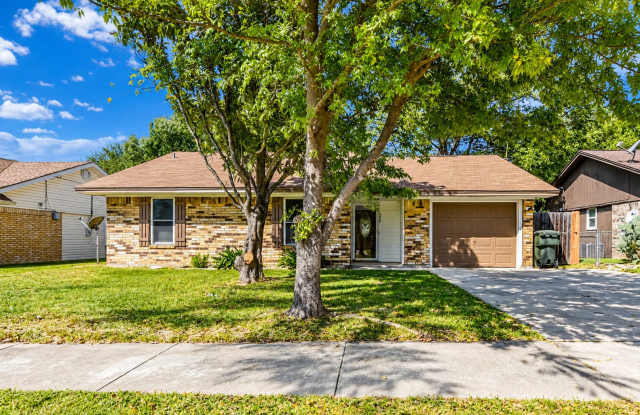 3-Bedroom Killeen Home with Fireplace & Garage Gallery 4
