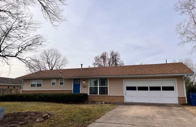 2 Bedroom 1.5 Bathroom House Gallery 1