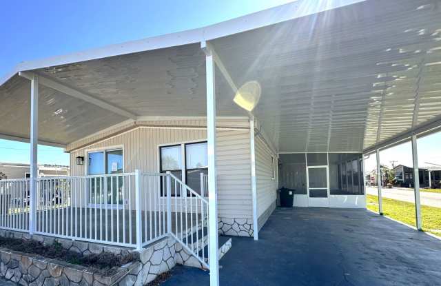 Stunning 2/2 Home in 55+ Leesure Village - 16004 Tangelo Way, North Fort Myers, FL 33903