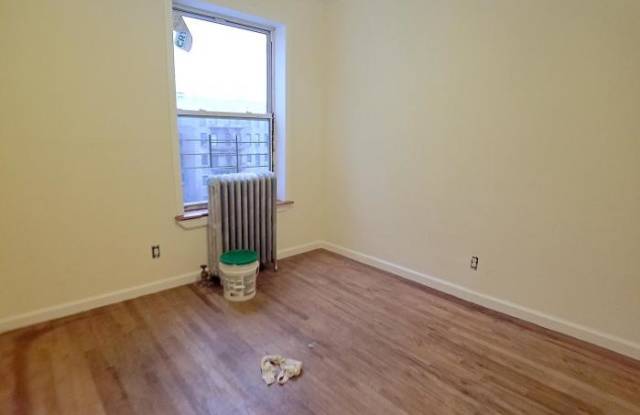 2555 Grand Concourse Gallery 4