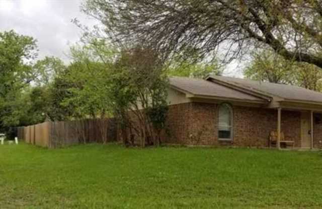 901 Cypress Court Gallery 3