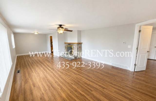 85 350 North Gallery 2