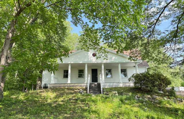 Renovated 6 Bedroom House in Hadley – Perfect for Groups! photos photos