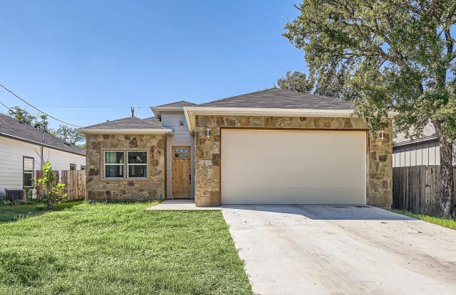 644 Cypress Lane - 644 Cypress Lane, Cottonwood Shores, TX 78657