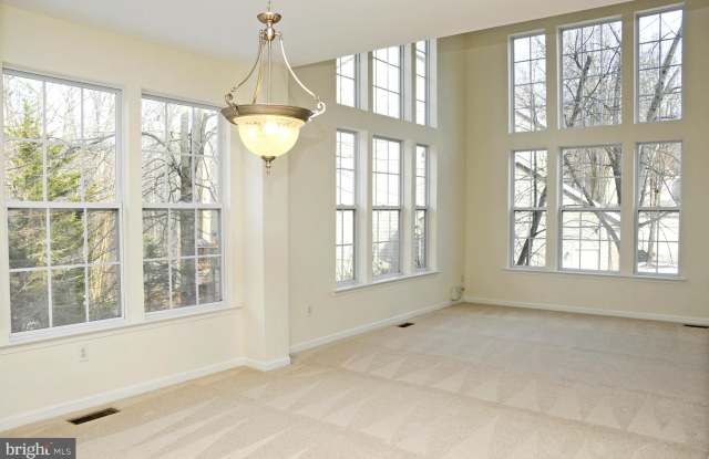 5452 WOODED WAY Gallery 4