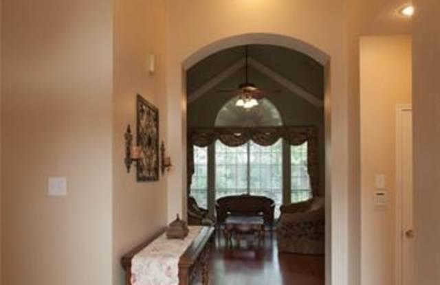 2725 Halsey Drive Gallery 4