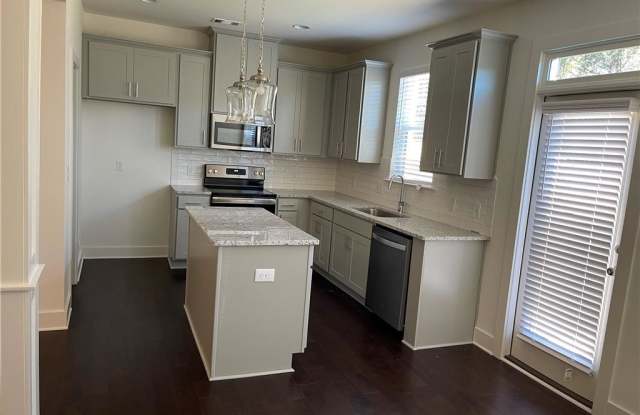 14 South Auburn Landing Gallery 3