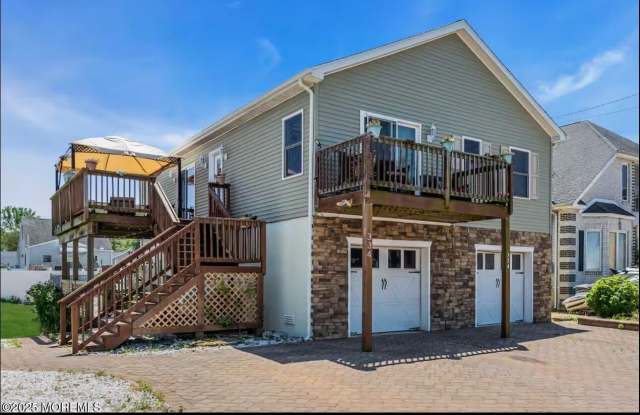 334 E Bayview Avenue photos photos