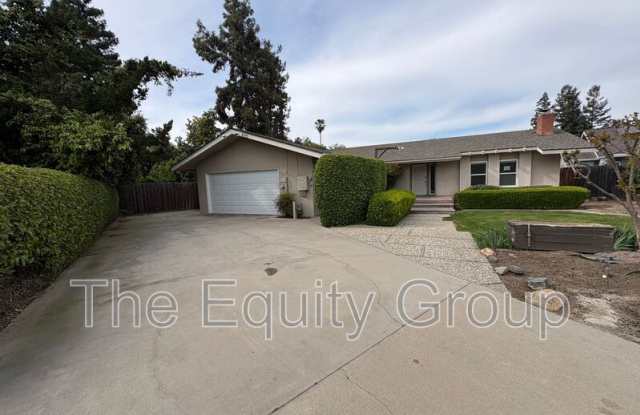 445 O'Farrell Ct photos photos