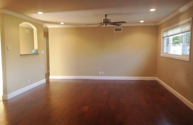 16762 Ross Gallery 3
