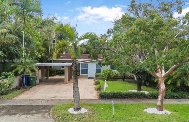 613 NE 17th Ter photos photos