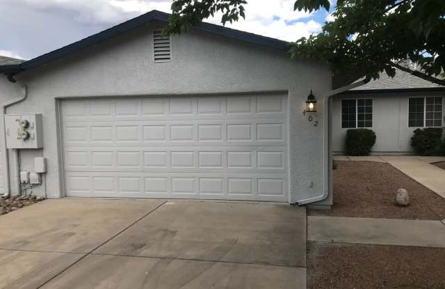 Occupied - 2 Bedroom 1 Bath - Contact Property Pros Property Management photos photos