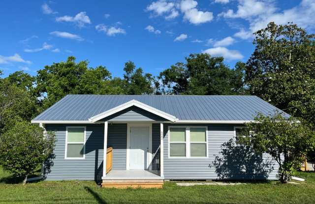 Newly Renovated 3 bedroom, 2 bath home in Live Oak photos photos