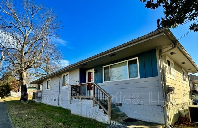 524 South Holly Street - 1 photos photos