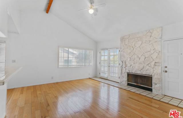 1204 Bay St photos photos