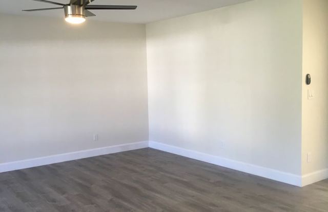 Candlewood Neighborhood close to pond! Gallery 3