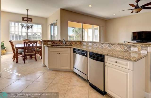 12774 NW 83rd Ct Gallery 3