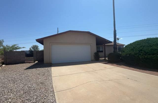 Charming 3 Bedroom, 2 Bath Home – Available Now! photos photos