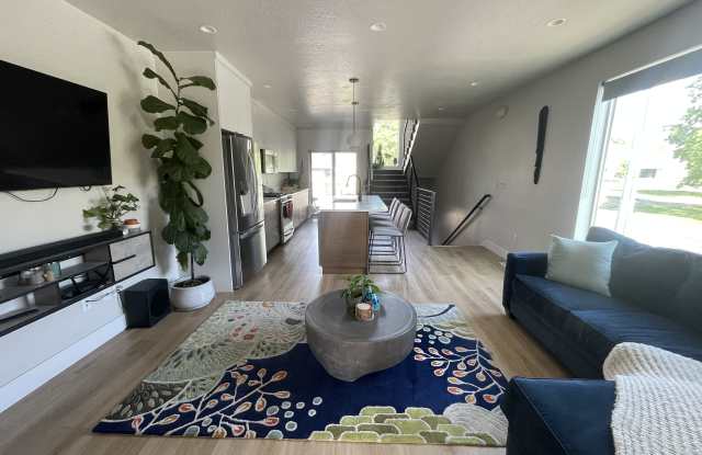 433 East 2100 South - 433 East 2100 South, Salt Lake City, UT 84115