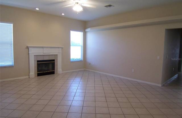 5435 SUMMERLAND HILLS Drive Gallery 4
