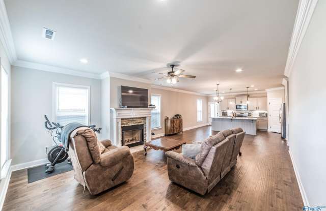 105 Kinslee Leann Court Gallery 2