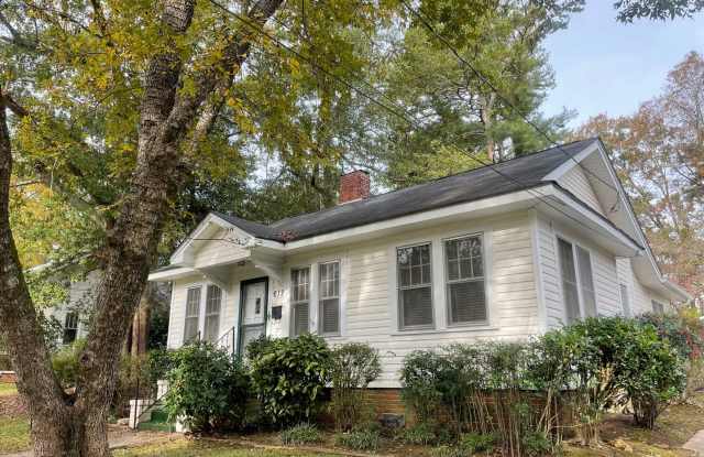 Charming Cottage in the Heart of Downtown Gainesville Gallery 1