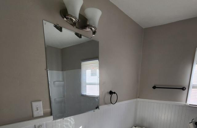 2 bedroom house Gallery 3